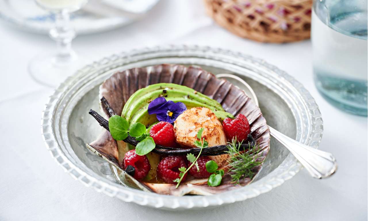 Jakobsmuscheln in halber Schale ·  8-12 Stück · TK