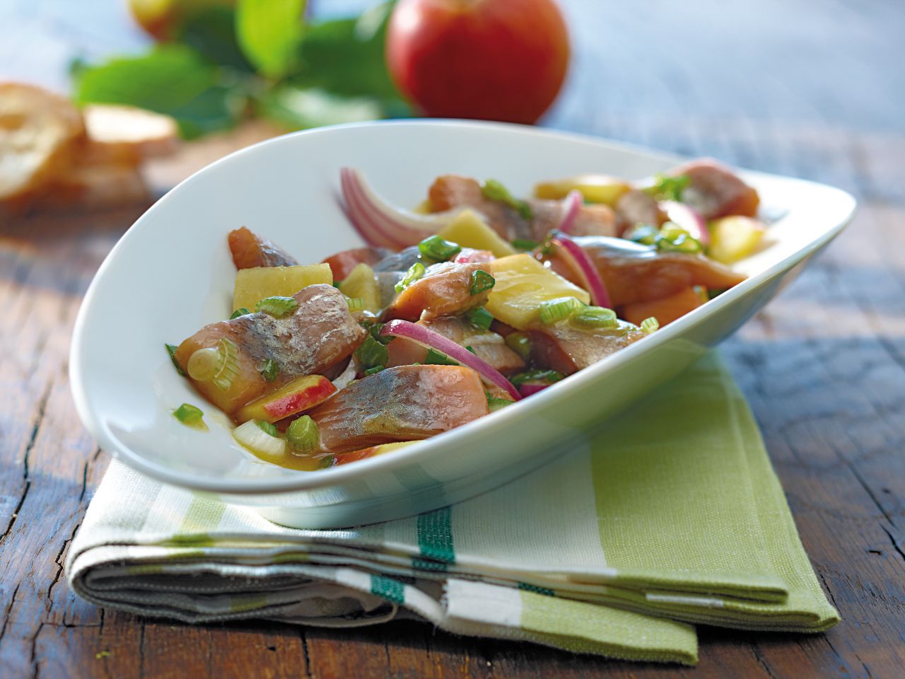 Matjessalat mit Apfelvinaigrette  · 400g Matjessalat mit Apfelvinaigrette  · 400g