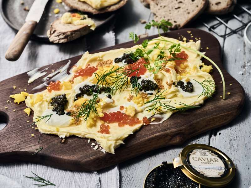Butter Board mit Kaviar