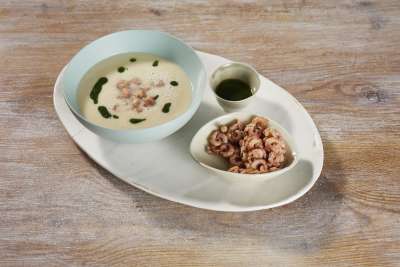 Petersilienwurzelsuppe mit Krabben