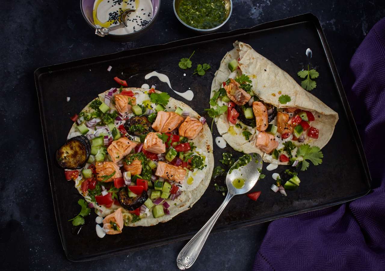 Rezept: Sabih mit Lachswürfeln