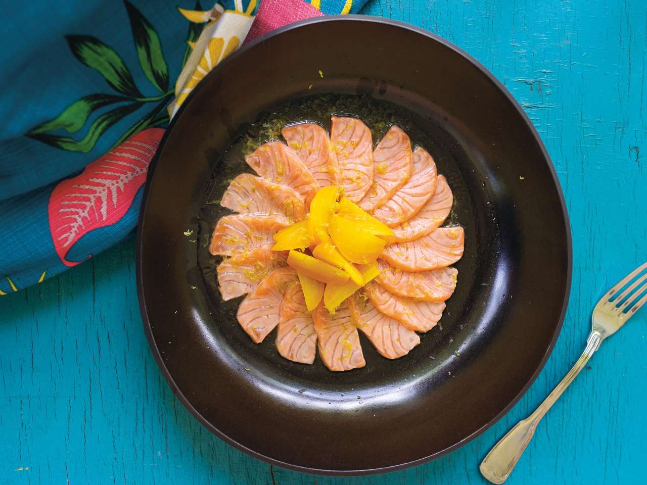 Rezept: Lachs-Ceviche mit Gelber Bete Rezept: Lachs-Ceviche mit Gelber Bete