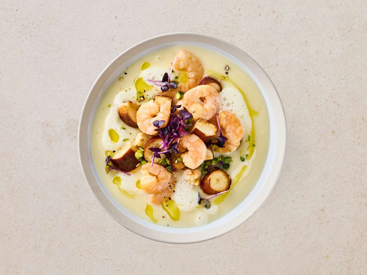 Rauchgarnelen in würziger Kartoffelsuppe Rauchgarnelen in würziger Kartoffelsuppe