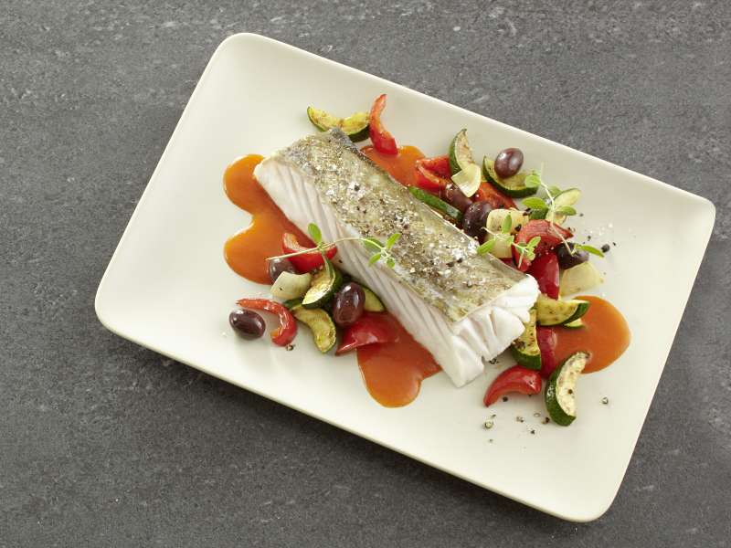 Gedämpfte Dorschloins in Paprikasauce Gedämpfte Dorschloins in Paprikasauce