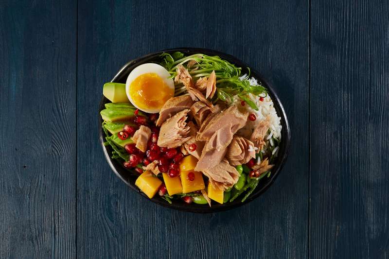 Sushi-Bowl mit Thunfisch