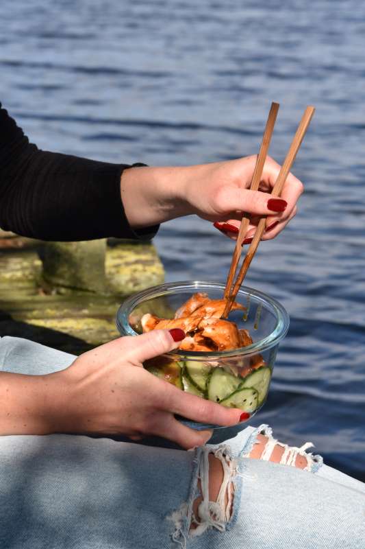 Teriyaki-Lachs mit Gurkensalat Teriyaki-Lachs mit Gurkensalat