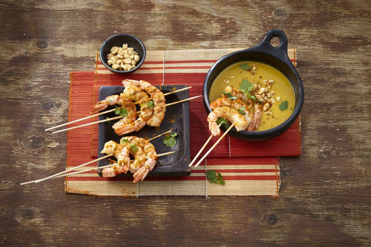 Süßkartoffelsuppe mit Garnelen & Erdnüssen Süßkartoffelsuppe mit Garnelen & Erdnüssen