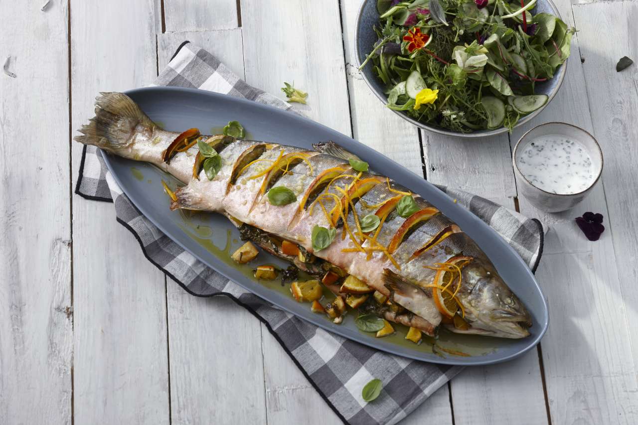 Rezept: Saibling mit isländischem Salat Rezept: Saibling mit isländischem Salat