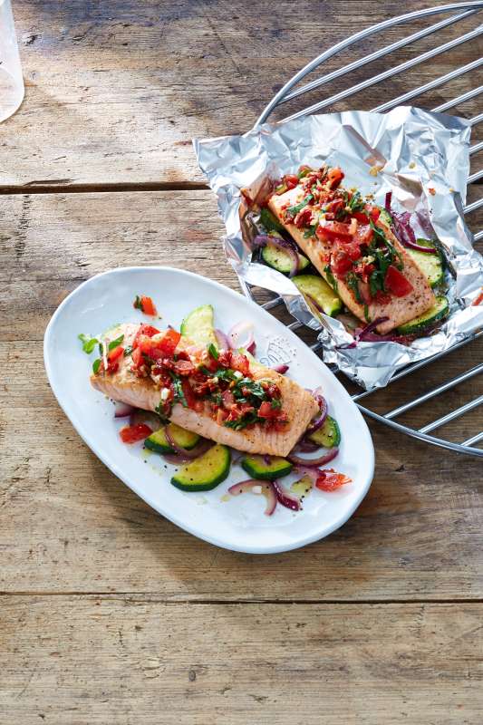 Lachsfilet mit mediterranem Gemüse Lachsfilet mit mediterranem Gemüse