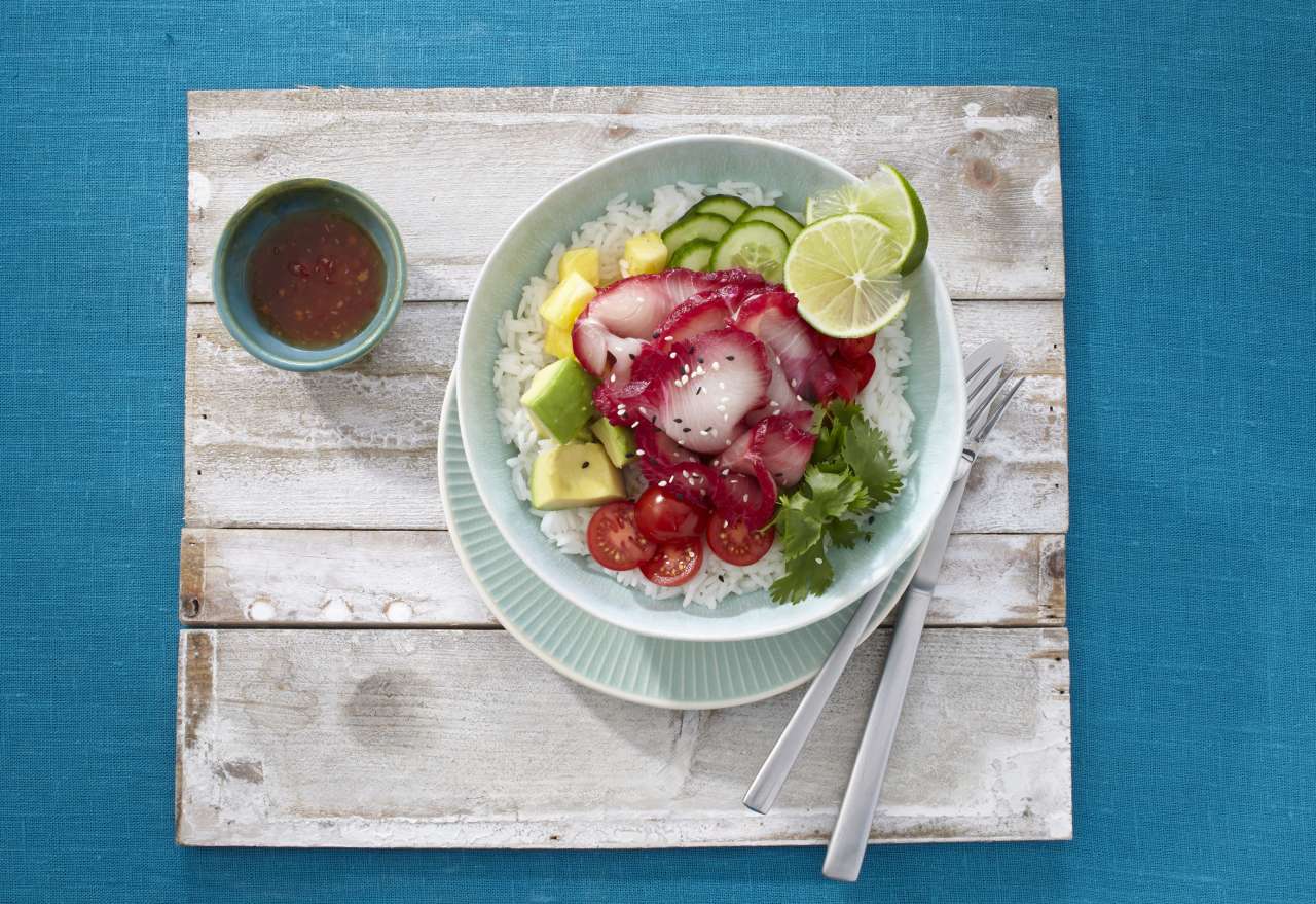 Rezept: Bowl mit gebeizter Gelbschwanzmakrele Rezept: Bowl mit gebeizter Gelbschwanzmakrele