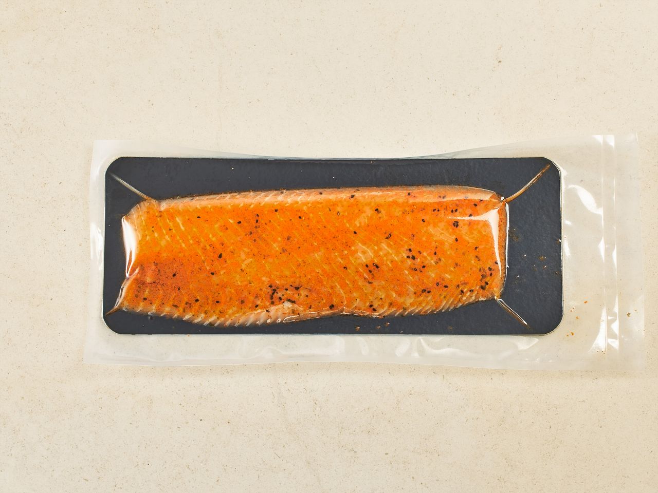 »Shishimi-Togarashi« IKARIMI Räucherlachs »Shishimi-Togarashi« IKARIMI Räucherlachs