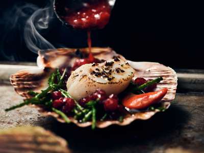 Jakobsmuscheln mit Wacholder-Kaffeegewürz Jakobsmuscheln mit Wacholder-Kaffeegewürz