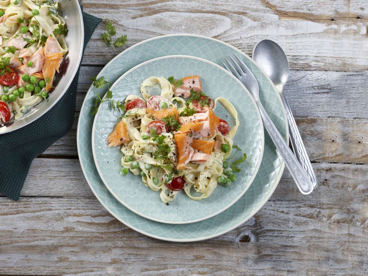 Stremellachs mit Nudeln & Sahnesauce