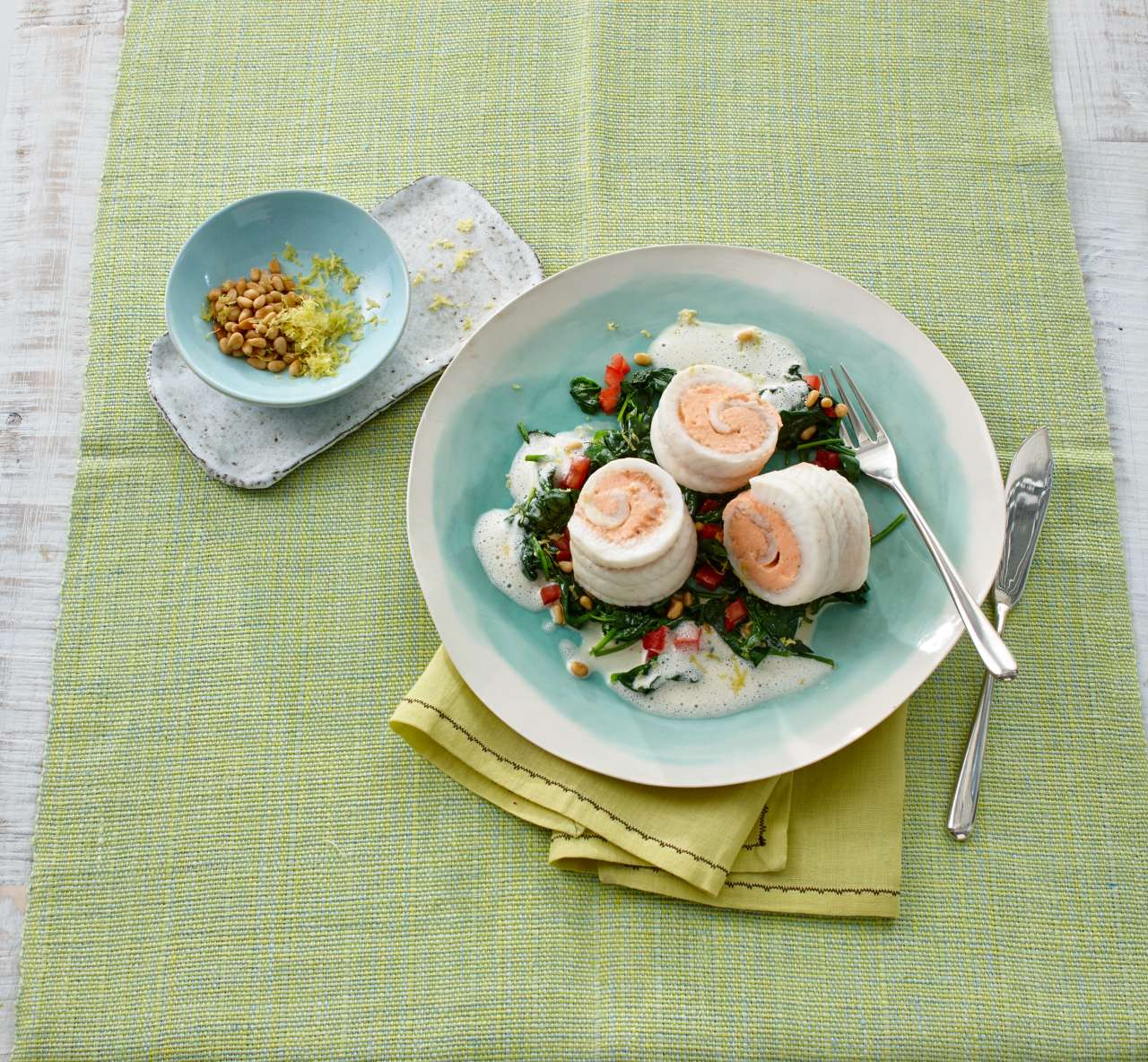 Seezungenröllchen mit Fjordforellenfarce Seezungenröllchen mit Fjordforellenfarce