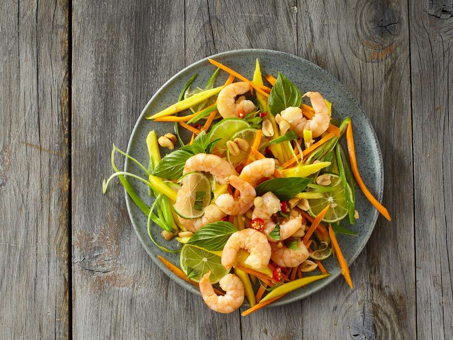 Rezept: Räuchergarnelen auf Spicy Mangosalat