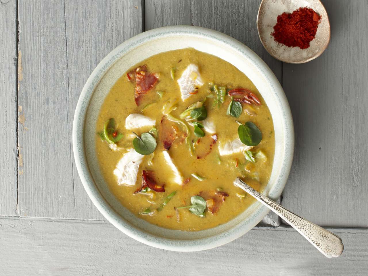 Spitzkohlsuppe mit Kabeljau & Chorizo Spitzkohlsuppe mit Kabeljau & Chorizo