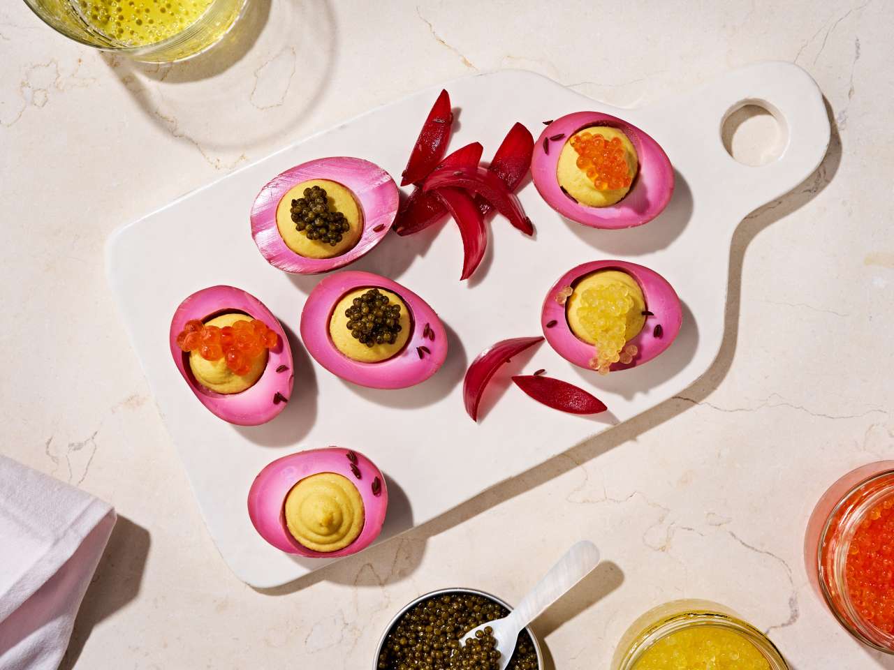 Rezept: Gefüllte Rote-Bete-Eier mit Kaviar