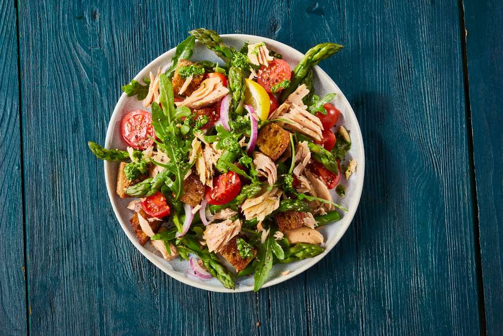 Spargelsalat mit Thunfisch und Pesto