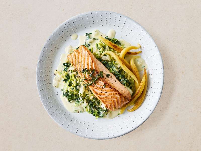 Lachsfilet auf Rahmwirsing Lachsfilet auf Rahmwirsing