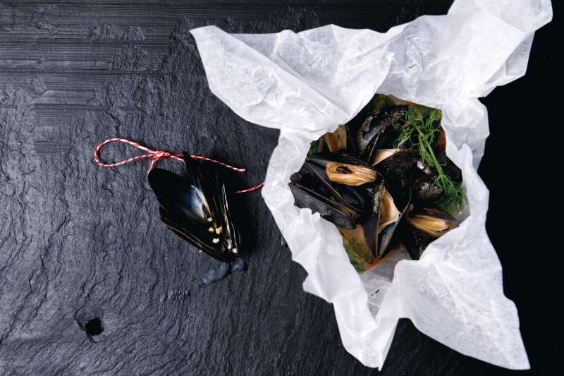 Miesmuscheln im Pergament