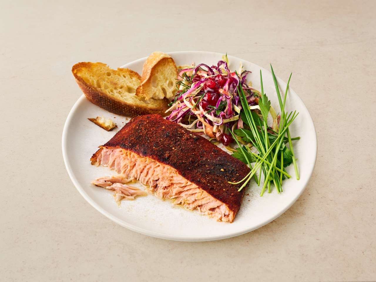 Rezept: Plankenlachs mit Coleslaw Rezept: Plankenlachs mit Coleslaw