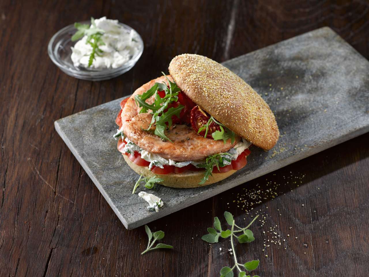 Rezept: Lachs Burger "Mediterran"