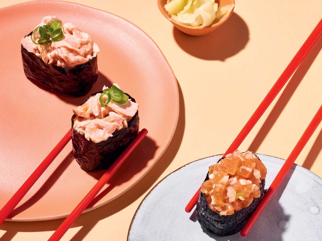 Zweierlei Lachs-Gunkanmaki Zweierlei Lachs-Gunkanmaki