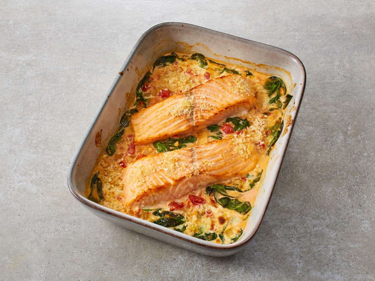 Rezept: Lachsfilet in Tomaten-Sahnesauce