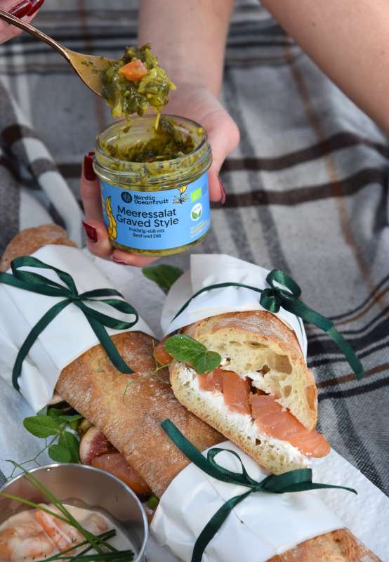 Flûte mit Räucherlachs & Feigen