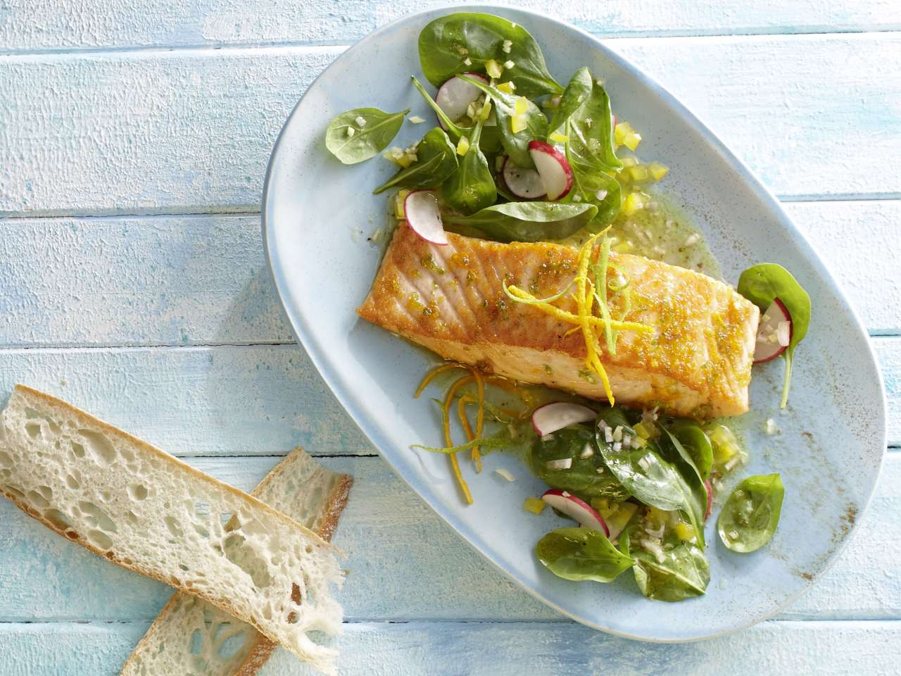 Rezept: Zitruslachs auf Spinatsalat mit Ingwer